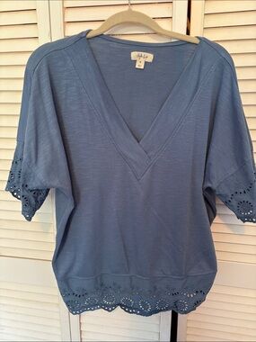 Style and company blue top with lace on bottom of sleeves and shirt